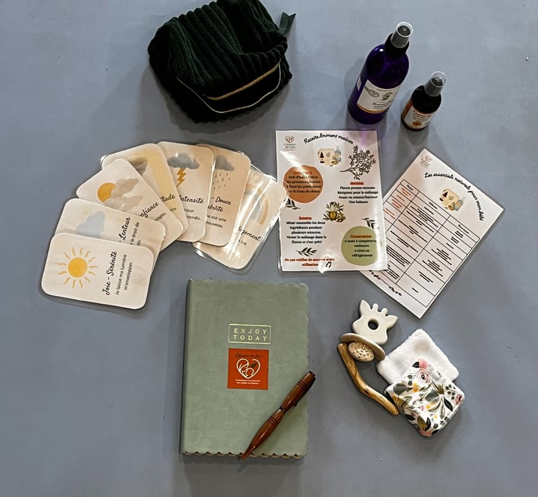 Cartes mantras confectionnées pour les ateliers collectifs pour résoudre les maux de bébé