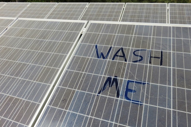 Vask af solceller