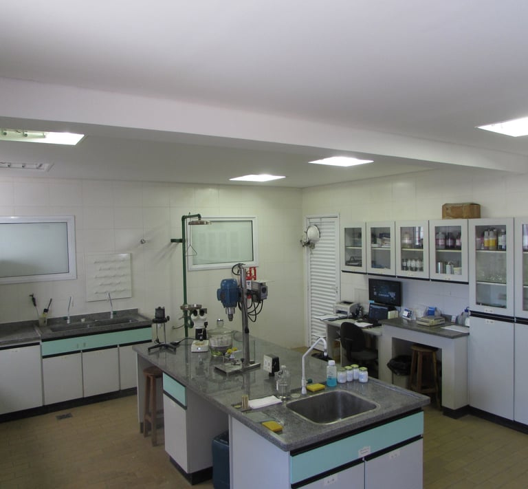 laboratório quimico Construquimica