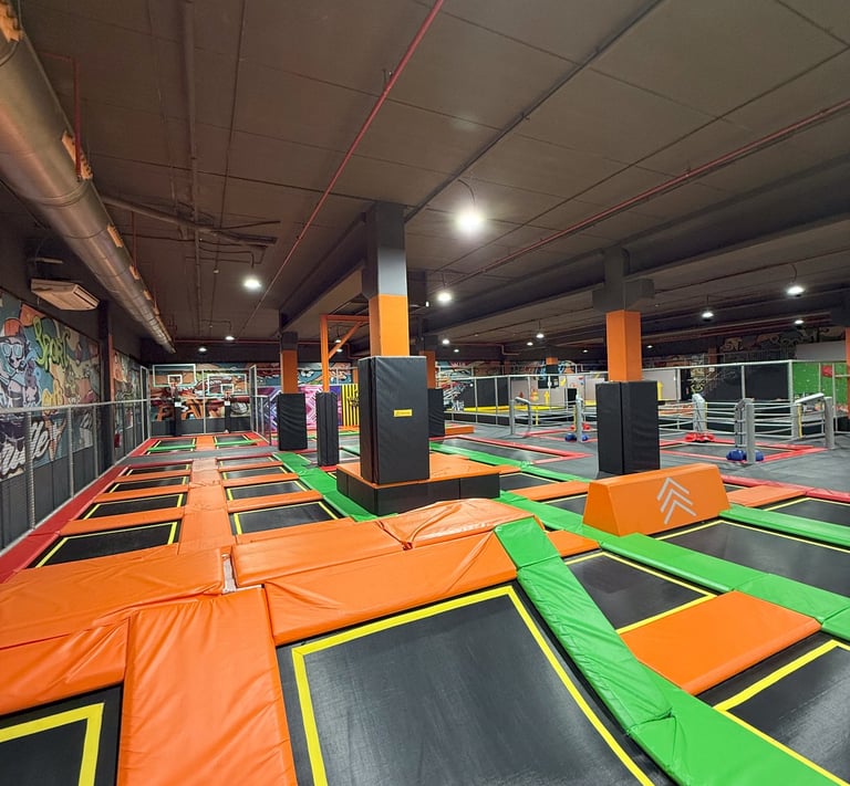 Disfruta de camas elasticas estas navidades 2024 en Benidorm