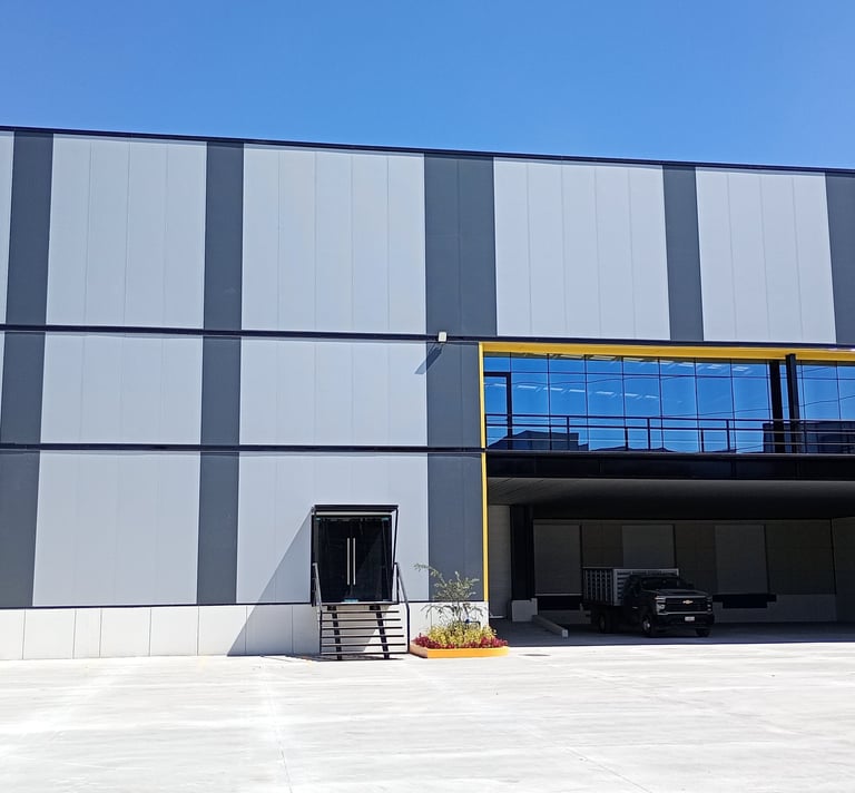 Nave Industrial de 3,550 m2 en Parque Industrial Lerma con Patio de Maniobras Propio