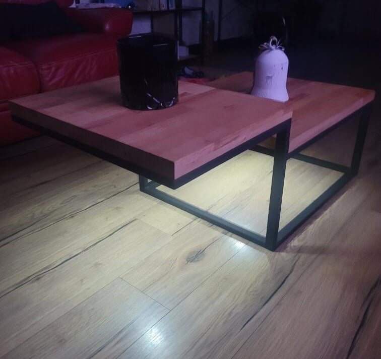 table basse en métal et bois