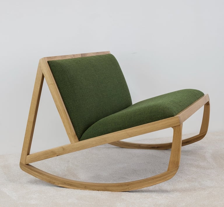 rocking-chair pour deux personnes en chêne avec une tapisserie technique moderne