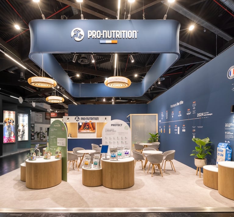 Création et modélisation 3D du stand Interzoo de la marque Sopral, spécialisé en nourriture pour animaux par Tuuk studio