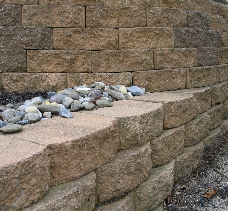 small block retaining wall