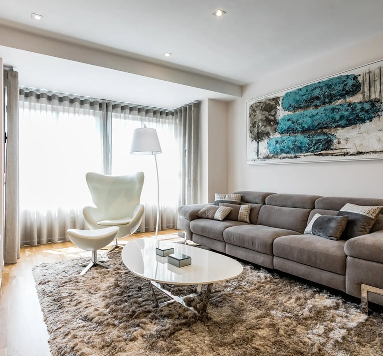 Interiorismo y decoración de lujo de un salón en Camins al Grau de Valencia