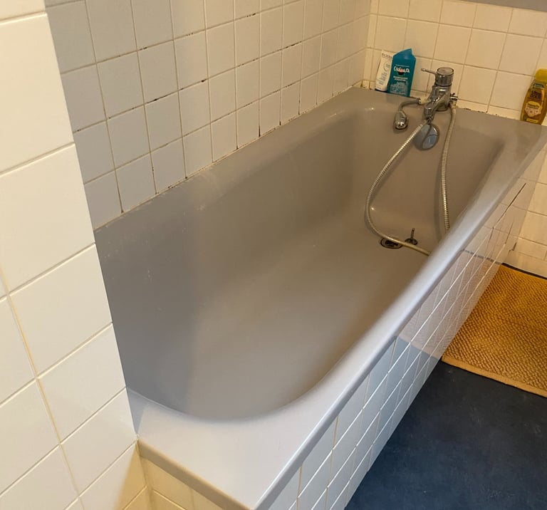 baignoire avant travaux