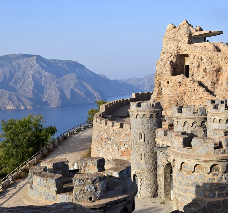 Castillitos military battery, built in the 1930s, but with the appearance of a medieval castle. In t