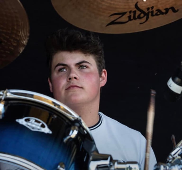 Ethan The Dodgers - Rock/Pop covers band Banbury