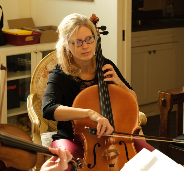 Winona Zelenka, violoncelle