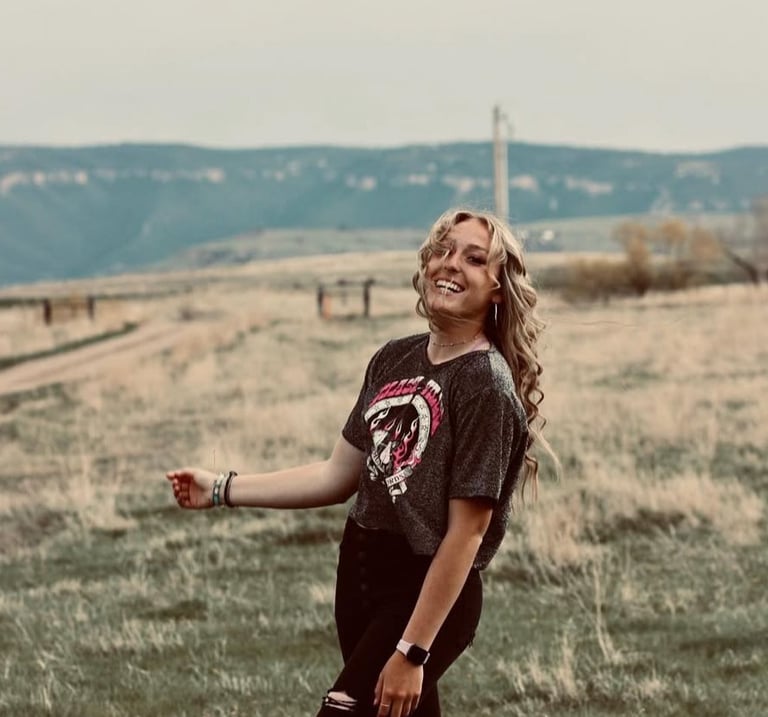 Kyelynn Coombe 🩶 K Bar Halters