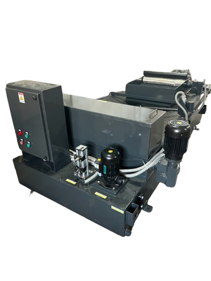 Magnetic coolant filter with paper band filter for grinding machine