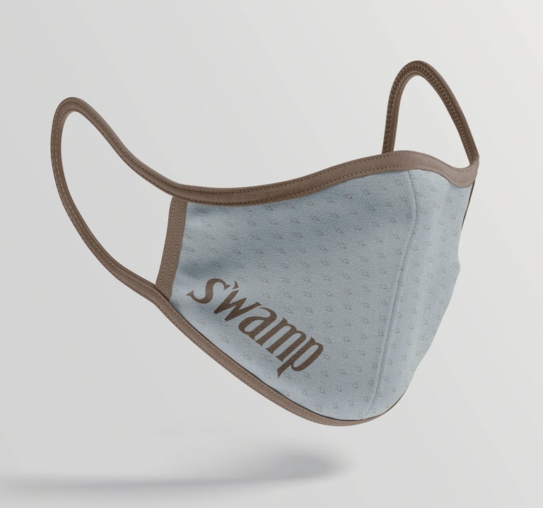 mascarilla con el logotipo de swamp