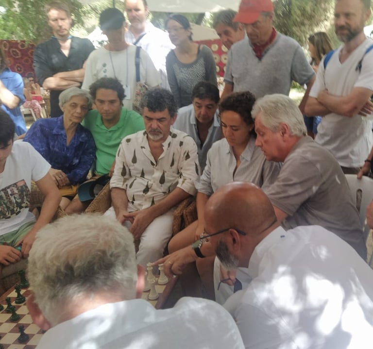 Final Campeonato Internacional Quaternity en Arcos Los finalistas jugando tablero de Quaternity 2023