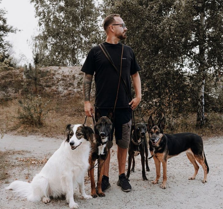 Basti Matern Hundetrainer aus Merseburg mit seinen Hunden