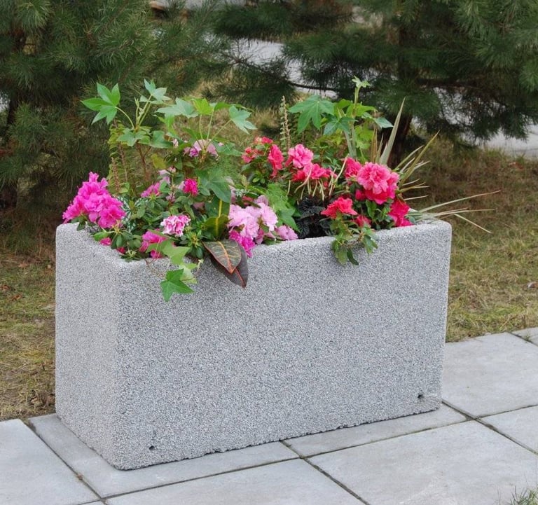 Betoninės lauko gėlinės