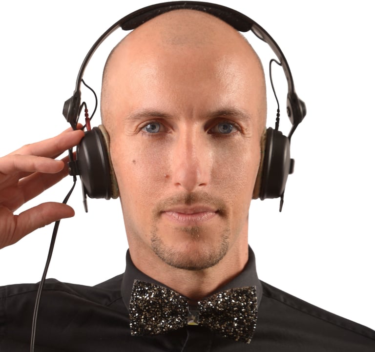 Julien Scalzo, DJ and house music producer, official artist portrait