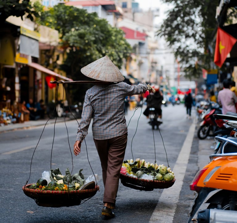 Hanoi, uliczny sprzedawca owoców