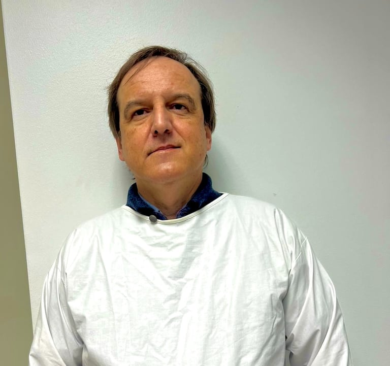 Dr. Mário Pereira, especialista em endodontia e ortodontia em Setúbal."