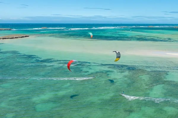 itesurf à Madagascar dans la baie de Sakalava devant Ocean Lodge