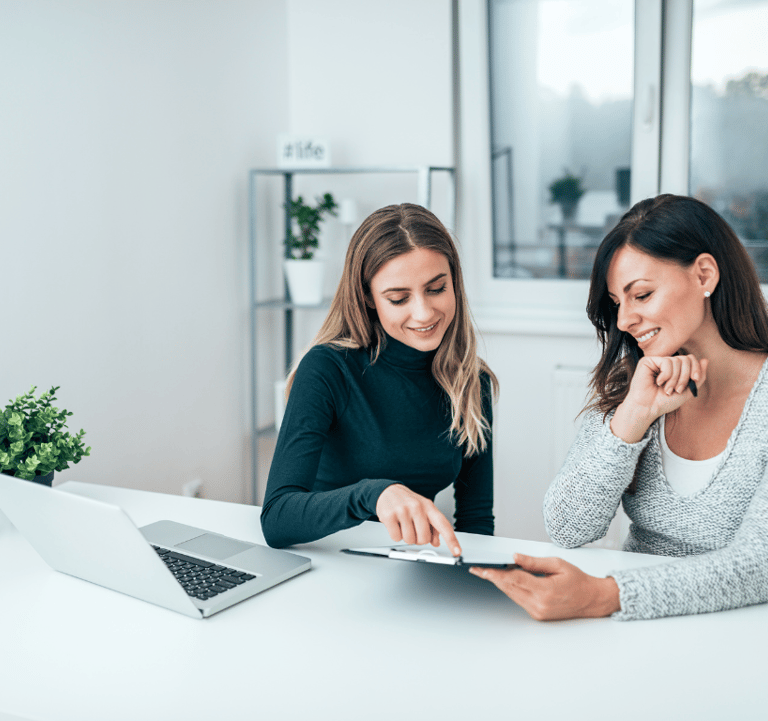 professional resume writer offering suggestions on how to make resume better