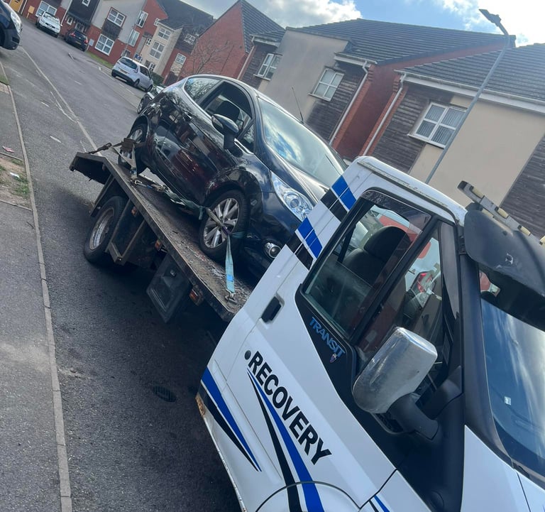 alt="Scrap car collection with instant payment in Worcestershire"