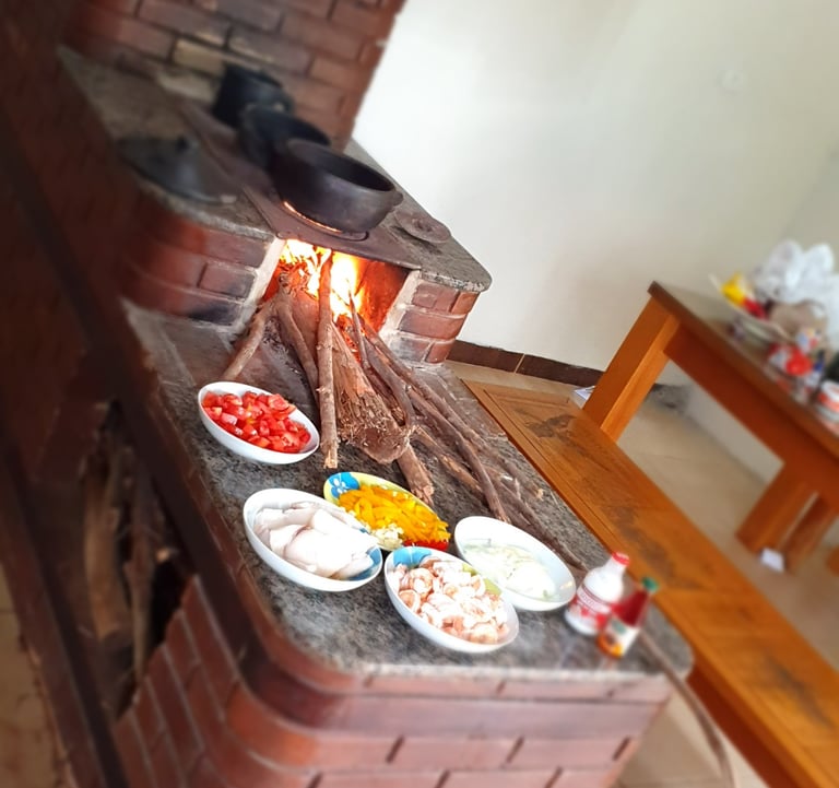 Foto da cozinh da pousada santa júlia que fica em santa branca no km 53 da rota da luz de sp