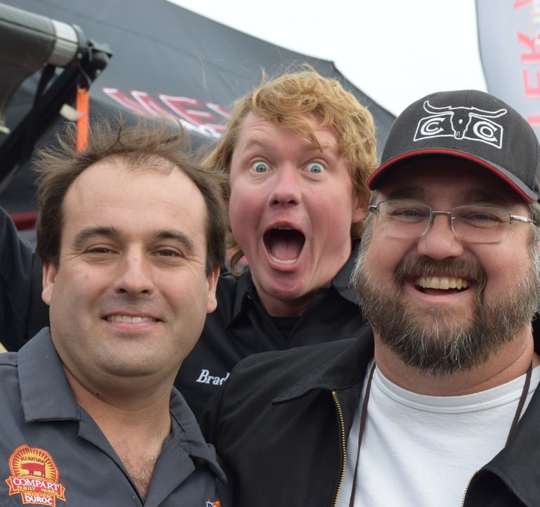 James and Allen Smith (Boars Night Out) - Brad Orrison (The Shed)photobomb NBBQA San Marcos 2014