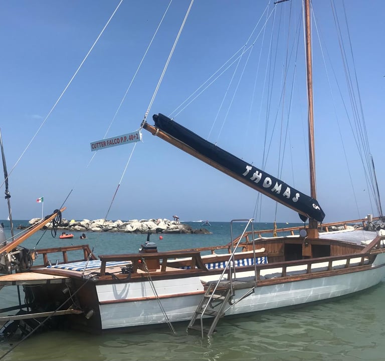 Cutter Falco ormaggiato Cattolica, escursioni Cattolica