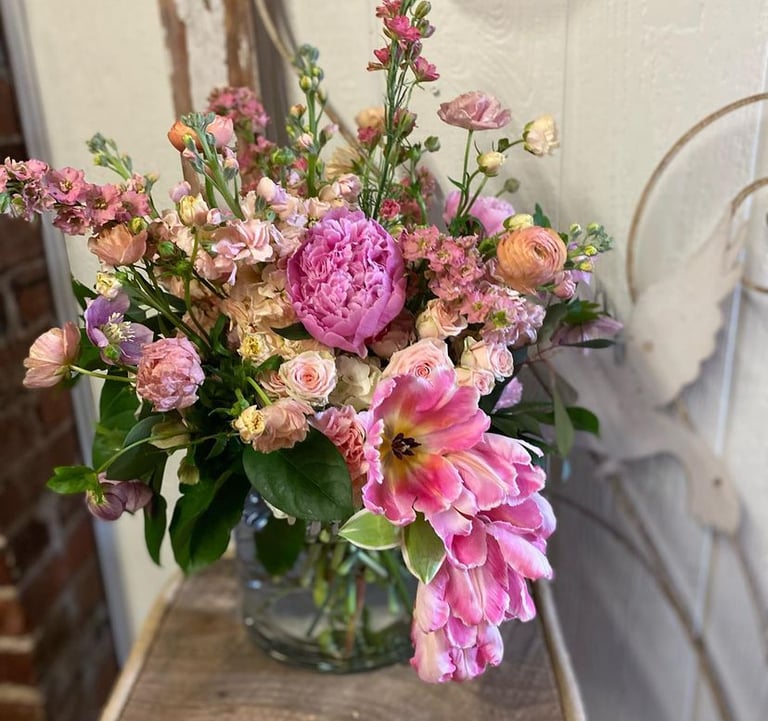 Lake Guntersville Flowers. Gina's Flowers, Guntersville Flowers