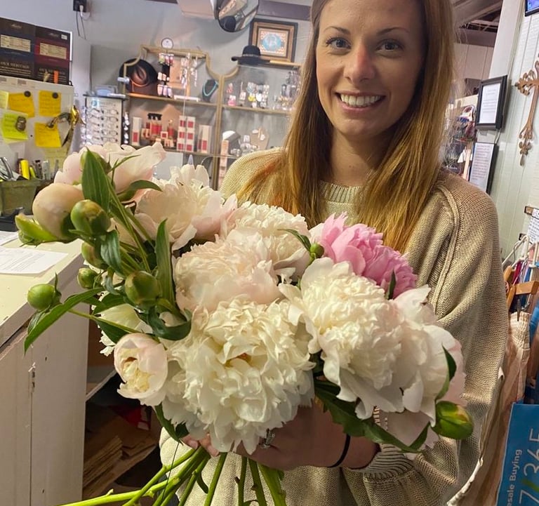 Lake Guntersville Flowers. Gina's Flowers, Guntersville Flowers