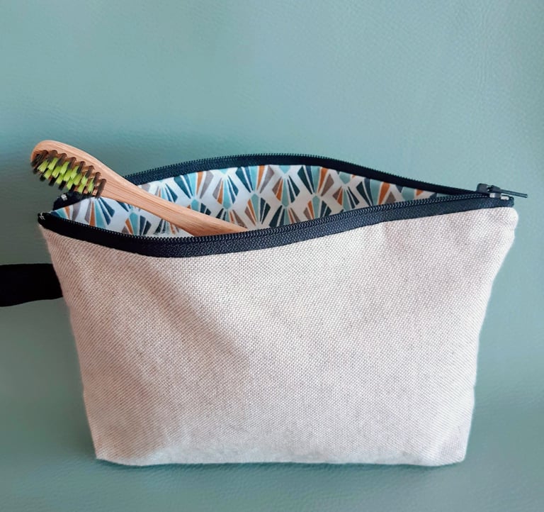trousse de toilette minimaliste en coton écru
