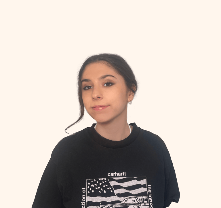 Photo Julianne Bouget graphiste freelance - studio de design graphique Panaco sur Bordeaux