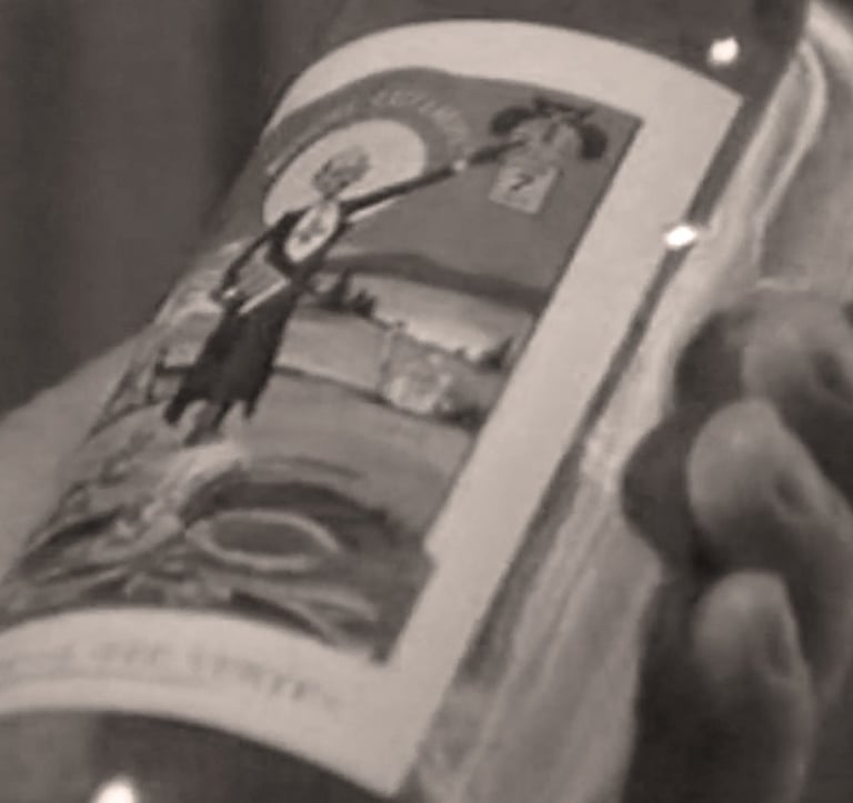 Bouteille d'absinthe avec l'étiquette Guguss