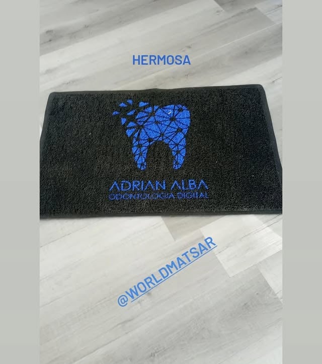 Felpudo personalizado con logo odontologia adrian