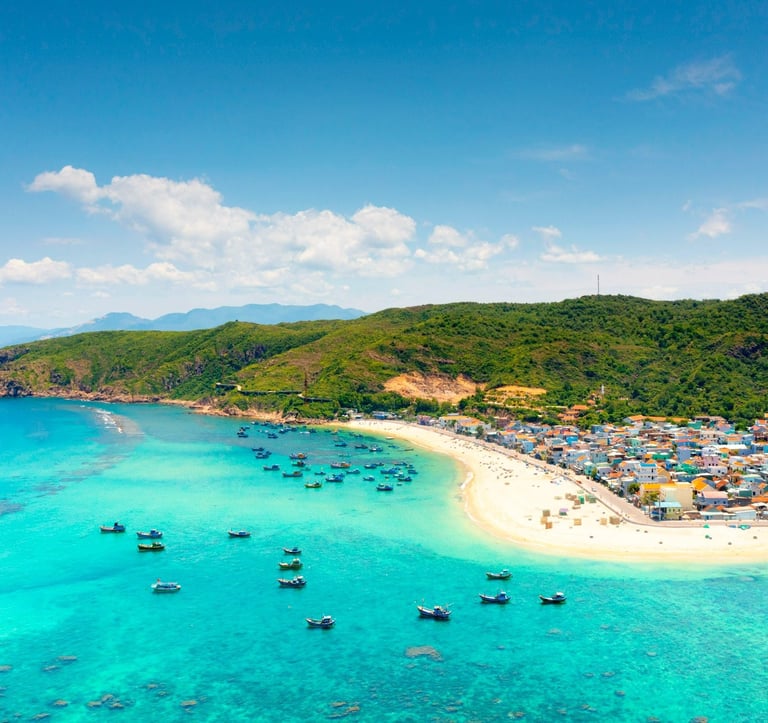 Quy Nhon Wietnam, plaża i wioska rybacka