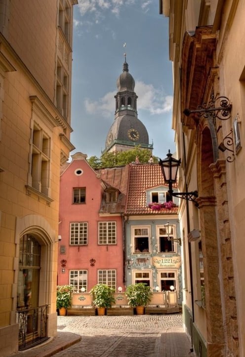 Walking tours of Riga Old town