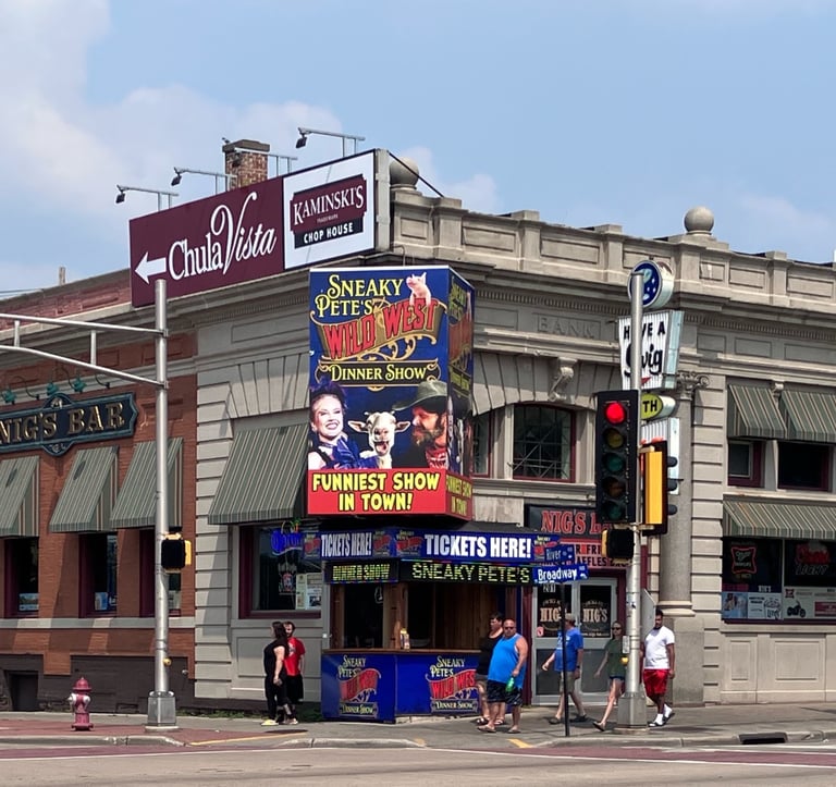 Photo of Nig’s Bar on Broadway Street in the Wisconsin Dells