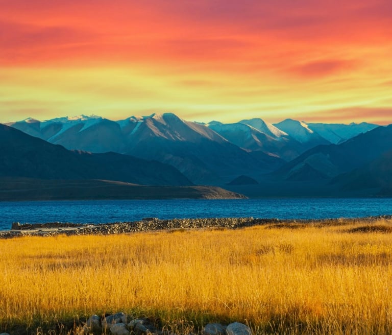 ladakh lake