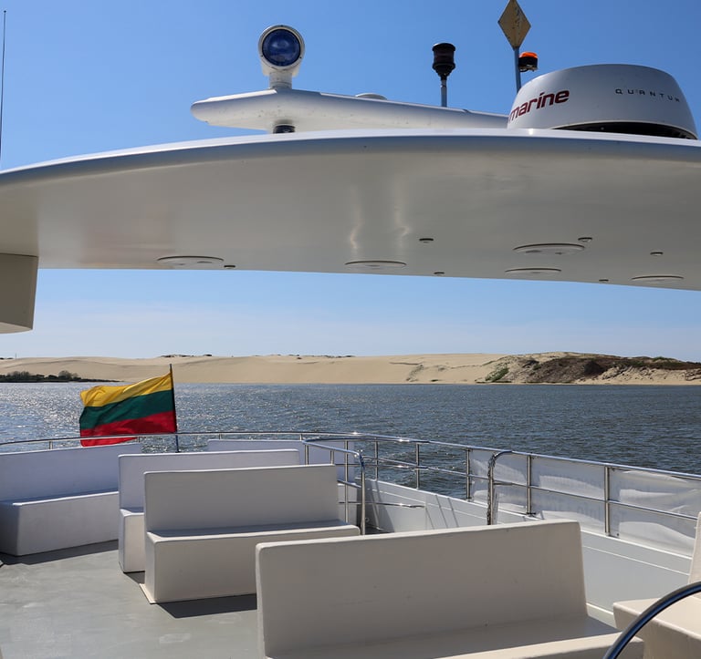 dviejų denių laivo nuoma