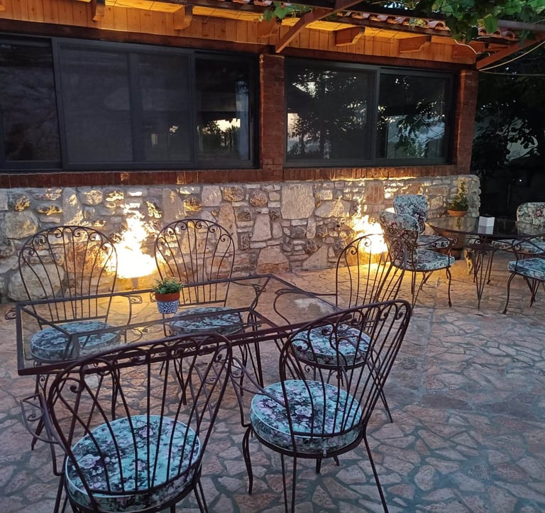 "Experience the Convenience of Pre-Ordering Your Meal at John's Guesthouse Tavern"