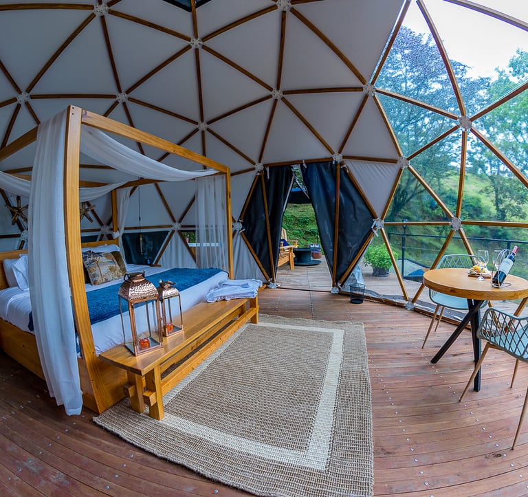 Habitacion de lujo en Casa Quincha Glamping cerca de Bogota en clima templado