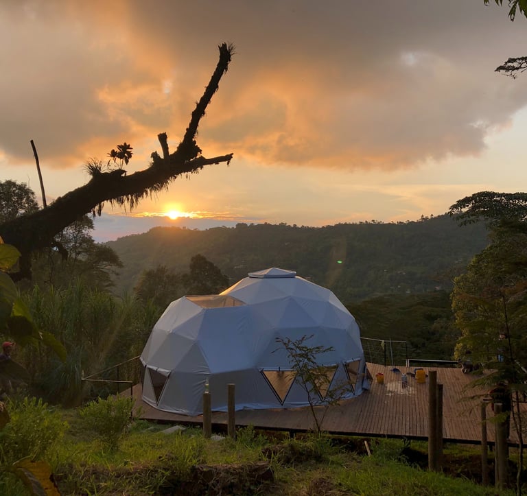 Atardecer desde el Glamping en Casa  Quincha Glamping