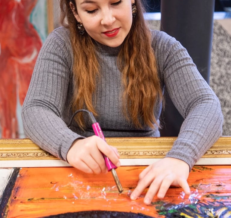 Restauration en cours d'une oeuvre de Bernard Buffet