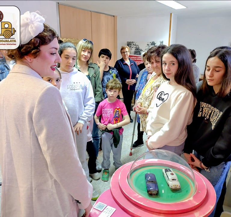 Exposición de juguetes magia de hojalata en Cogollos Vega