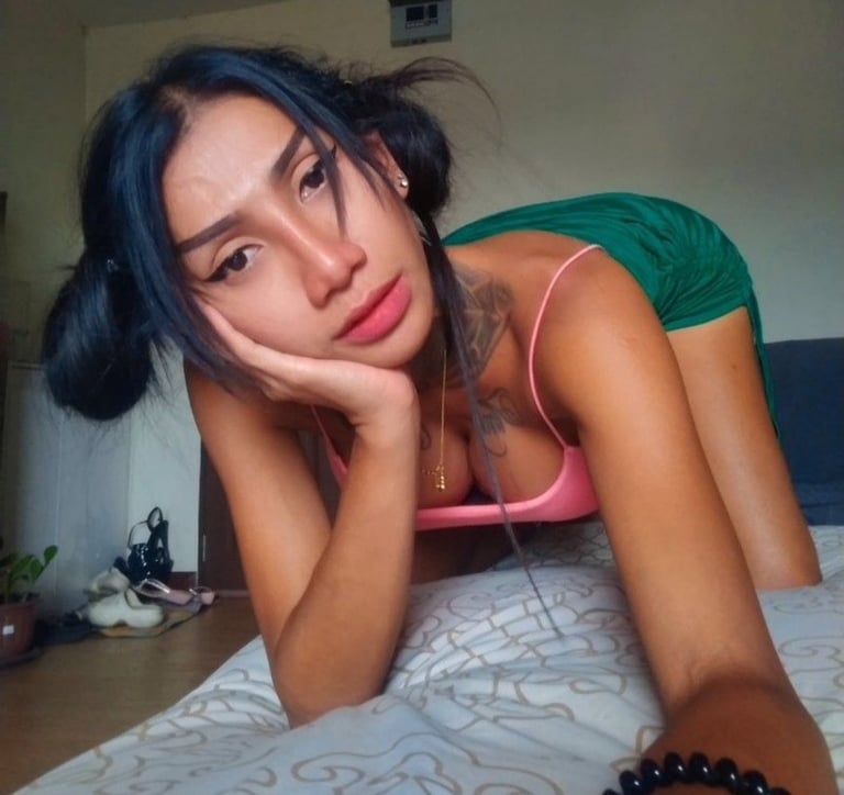 Pattaya home massage ladyboy therapist 