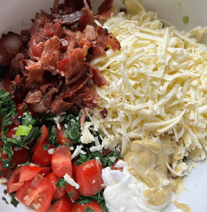 Ring of Goodness filling mix of the veggie mix, bacon, cheese, tomatoes, mayo, musturd. Unmixed.