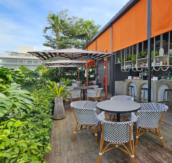 Artyzen Singapore rooftop terrace