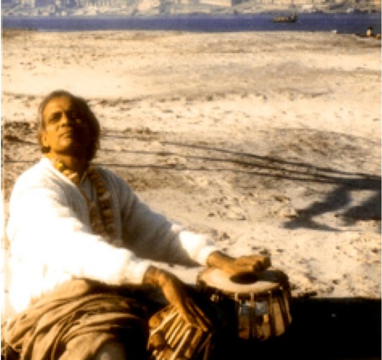 Lacchu Maharaj plays tabla