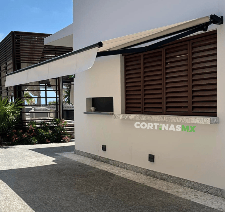 Toldo retráctil para jardin y exterior. Servicio en toda la Riviera Maya